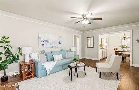 Living - 411 Willard St, Hampton, SC 29924 photo 1 of 1