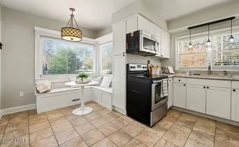Kitchen - 411 Willard St, Hampton, SC 29924 photo 3 of 5