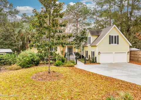 26 White Dogwood Rd, Beaufort, SC 29907