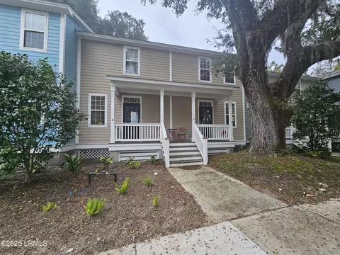 1105 13th St #E, Port Royal, SC 29935