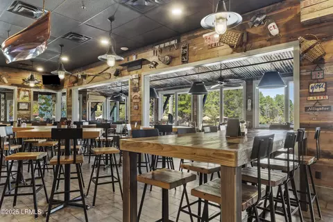 Dining - 19 Anchor Bnd, Bluffton, SC 29910 photo 4 of 5