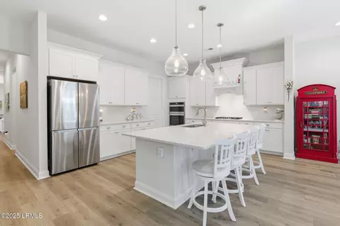 Kitchen - 19 Anchor Bnd, Bluffton, SC 29910 photo 4 of 5