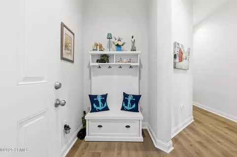 Entry Way - 19 Anchor Bnd, Bluffton, SC 29910 photo 4 of 7