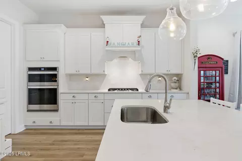 Kitchen - 19 Anchor Bnd, Bluffton, SC 29910 photo 3 of 5