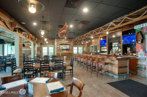 Dining - 19 Anchor Bnd, Bluffton, SC 29910 photo 5 of 5