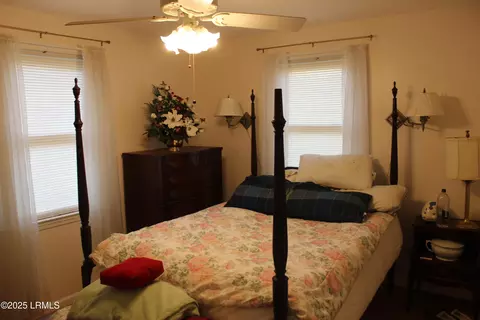 Bedroom - 301 W Pulaski Dr W, Hampton, SC 29924 photo 1 of 2