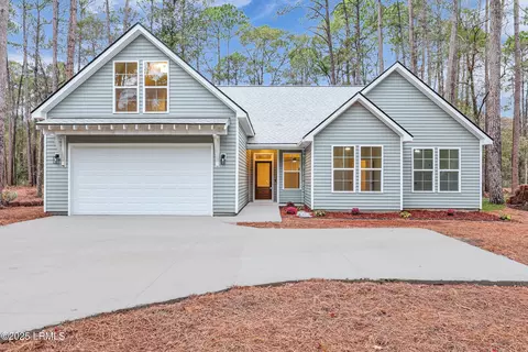579 Sams Point Rd, Beaufort, SC 29907