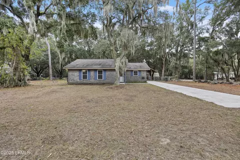 101 Saxonville Rd, Saint Helena Island, SC 29920
