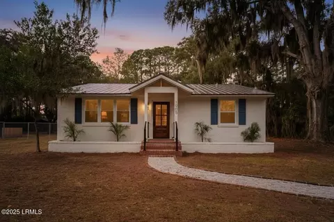 1905 Old Shell Rd, Port Royal, SC 29935