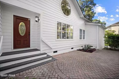 209 Cottage Farm Dr, Beaufort, SC 29902