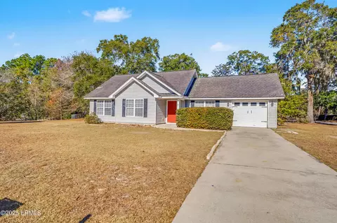 4 Fig Dr, Beaufort, SC 29907