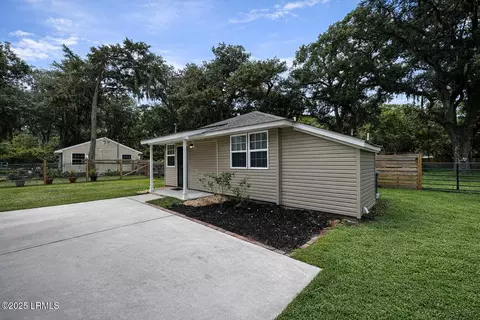 1805 Battery Park Dr, Port Royal, SC 29935