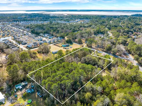 547 Broad River Blvd, Port Royal, SC 29906