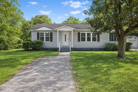 1501 Hogarth St, Beaufort, SC 29902