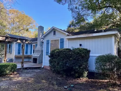 2301 Hermitage Rd, Beaufort, SC 29902