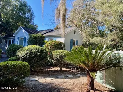 2301 Hermitage Rd, Beaufort, SC 29902