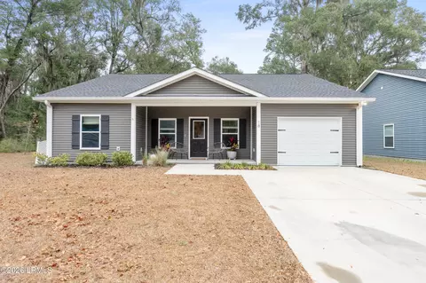 18 Avalon Dr, Beaufort, SC 29907