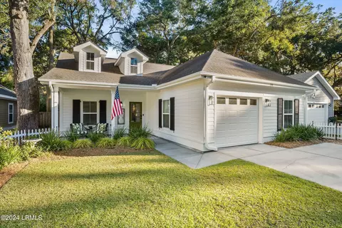 30 Carolina Village Cir, Beaufort, SC 29906
