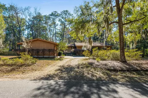 59 Francis Marion Cir, Beaufort, SC 29907