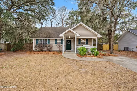 15 Mary Elizabeth Dr, Beaufort, SC 29907