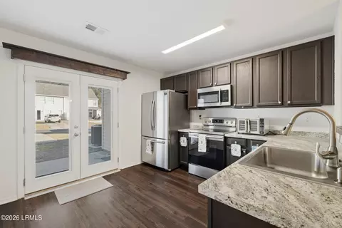 Kitchen - 333 Campus Ln, Bluffton, SC 29909 photo 3 of 3