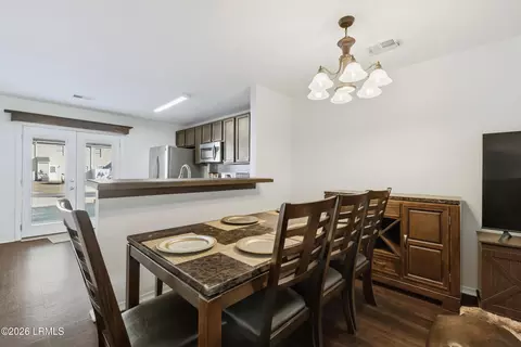 Dining - 333 Campus Ln, Bluffton, SC 29909 photo 1 of 2