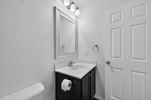 Bath - 333 Campus Ln, Bluffton, SC 29909 photo 3 of 4