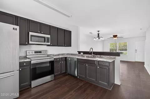 Kitchen - 333 Campus Ln, Bluffton, SC 29909 photo 2 of 2