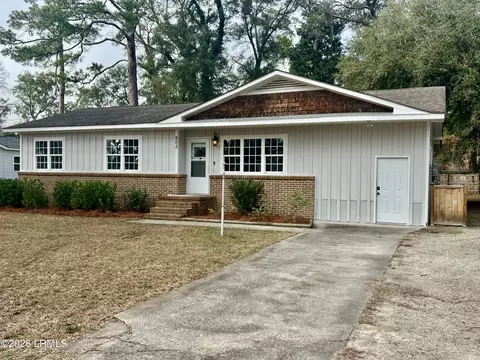 905 Belleview Cir W, Beaufort, SC 29902