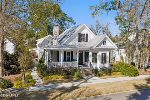 18 Tuscarora Trl, Beaufort, SC 29906