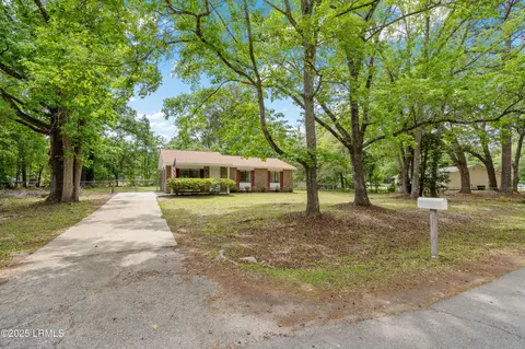 5618 Pulaski Ct, Beaufort, SC 29906