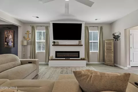 4 Whispering Oaks Cir, Okatie, SC 29909