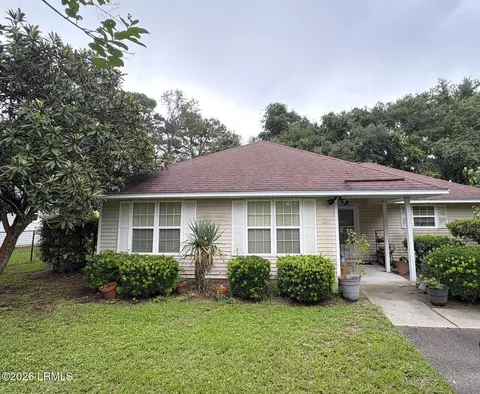 64 Shamrock Cir, Hilton Head Island, SC 29926