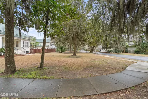 90 Gautier Pl, Beaufort, SC 29902