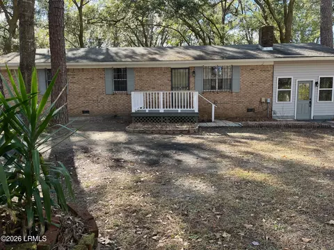 1610 Columbia Dr, Beaufort, SC 29906