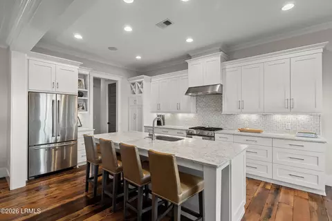 Kitchen - 136 Flatwater Dr, Bluffton, SC 29910 photo 1 of 2