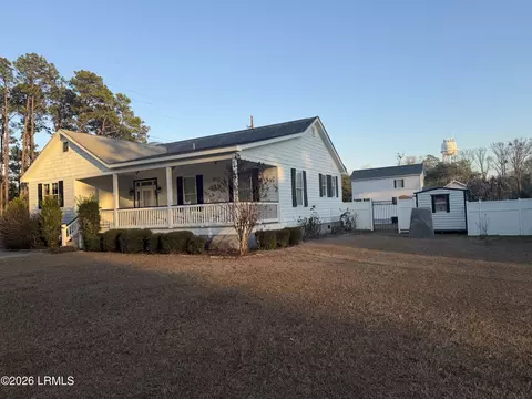 Exterior - 603 Lightsey St Ext, Hampton, SC 29924 photo 2 of 5