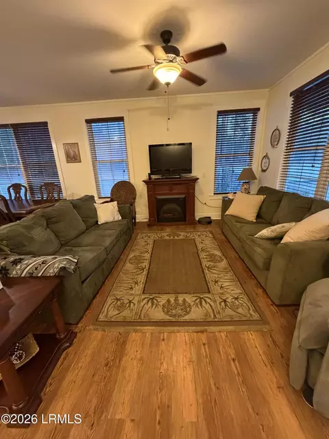Living - 603 Lightsey St Ext, Hampton, SC 29924 photo 2 of 3
