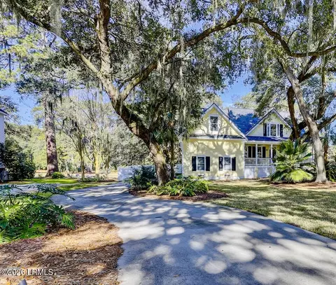 69 Downing Dr, Beaufort, SC 29907