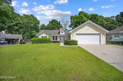 44 Purrysburg Dr, Beaufort, SC 29907