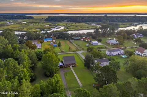 189 Deloss Point Rd, Ridgeland, SC 29936
