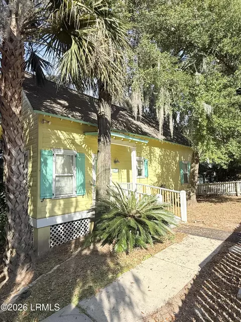 802 12th St, Port Royal, SC 29935