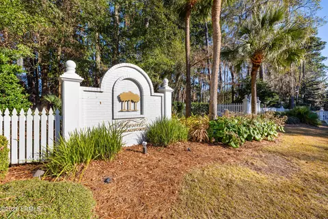 109 Palmetto Pl, Beaufort, SC 29902