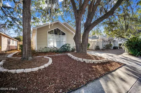 948 Oyster Cove Rd, Beaufort, SC 29902