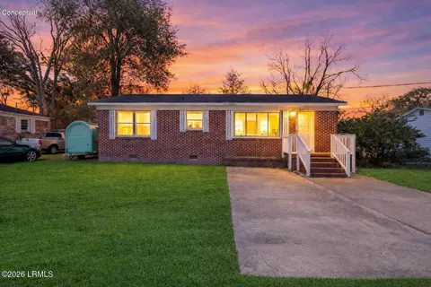 2813 4th St, Beaufort, SC 29902