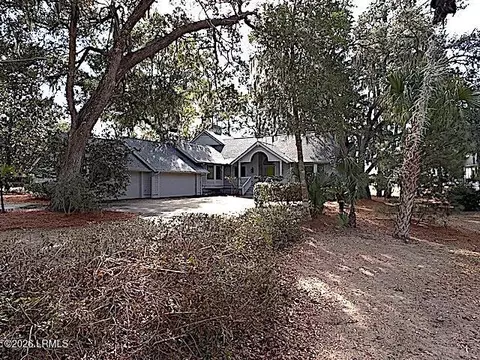2 Doe Pt, Saint Helena Island, SC 29920