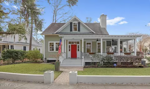 8 St Phillips Blvd, Beaufort, SC 29906