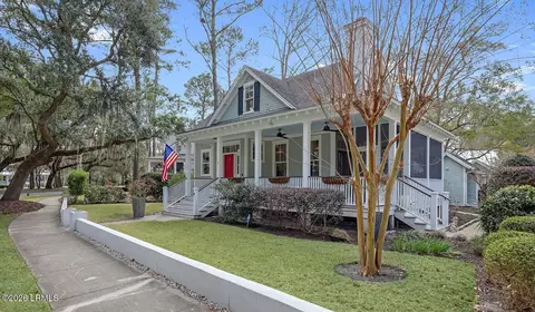 8 St Phillips Blvd, Beaufort, SC 29906