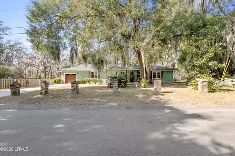 1110 Hookstra Ln, Beaufort, SC 29902