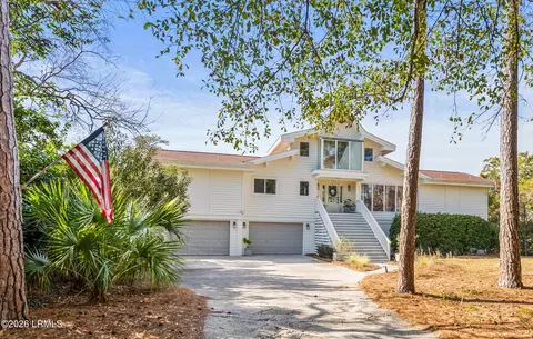 72 Lost Island Rd, Beaufort, SC 29907